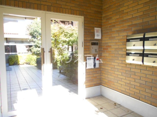 24/30 エントランス