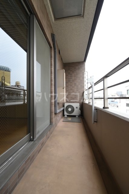 19/28 バルコニー