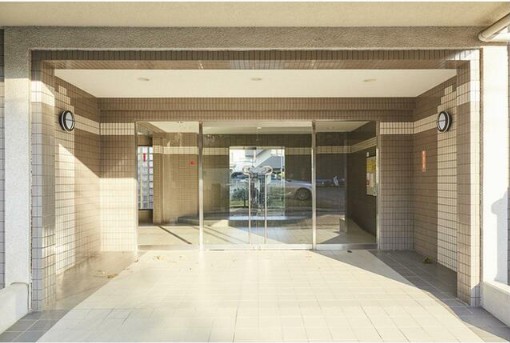 17/27 エントランス