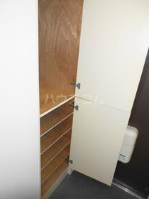 16/23 エントランス