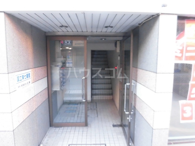 22/30 エントランス