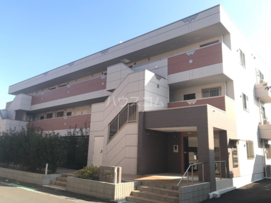 16/25 エントランス