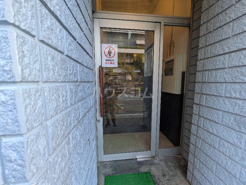 19/25 エントランス