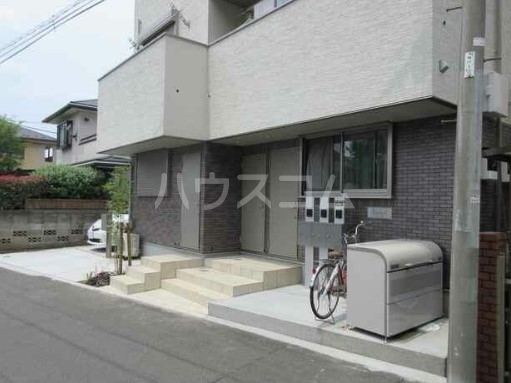 16/27 エントランス