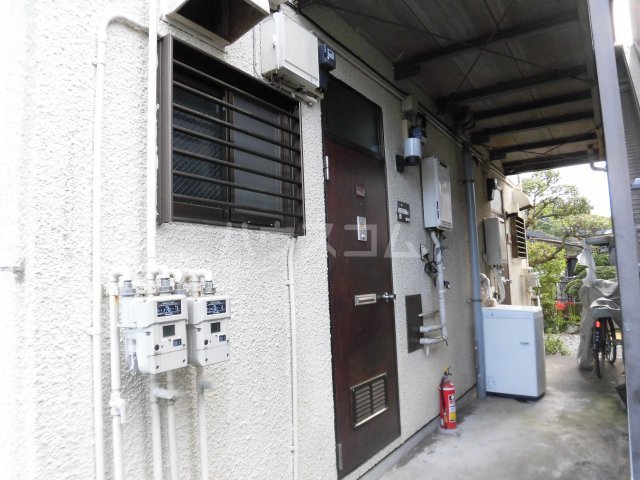 26/30 エントランス