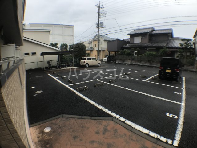 22/30 駐車場