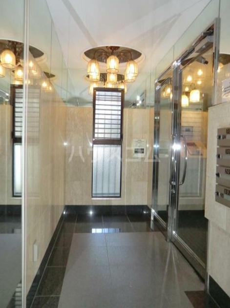 17/27 エントランス