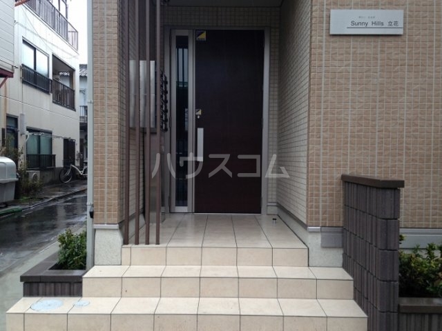 16/18 エントランス