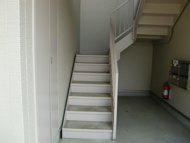 21/30 エントランス