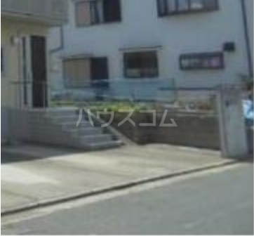 13/13 エントランス