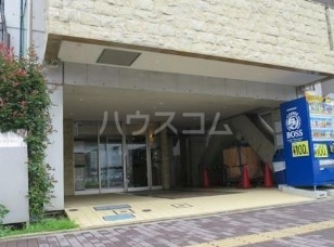 18/28 エントランス