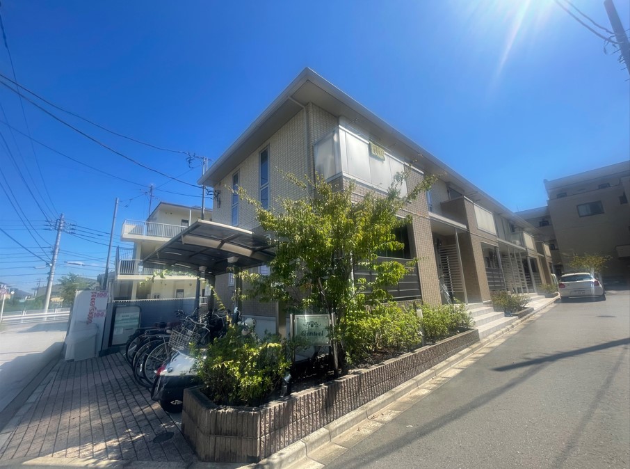 21/30 エントランス