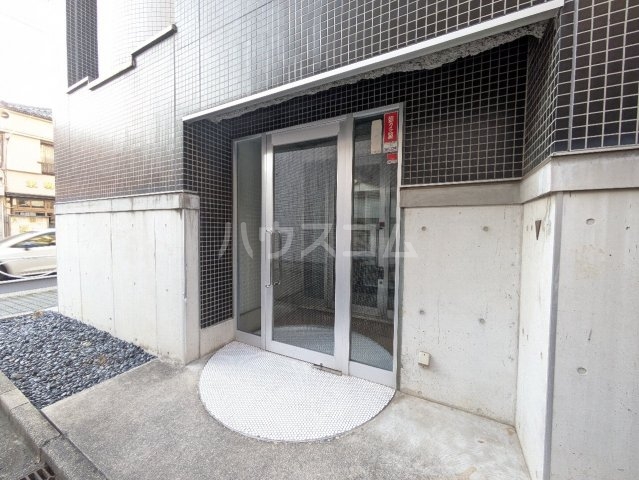 26/30 エントランス