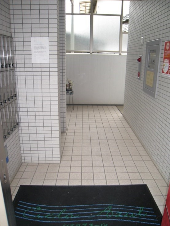 22/26 エントランス