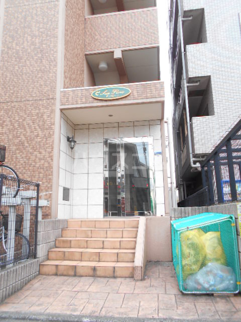 3/4 エントランス