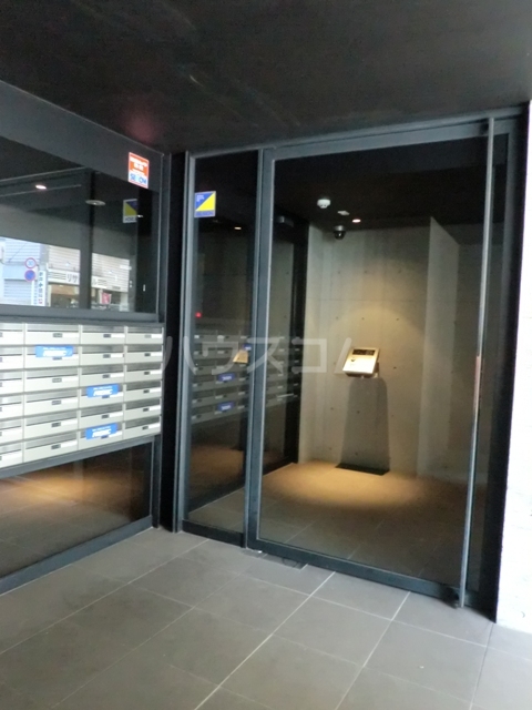 22/30 エントランス