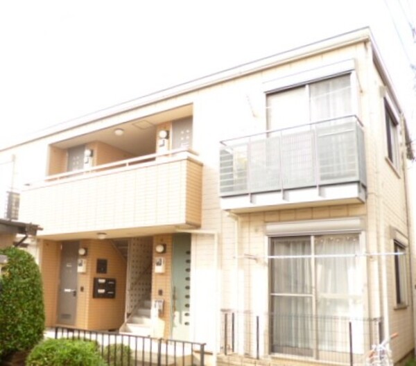 16/23 エントランス