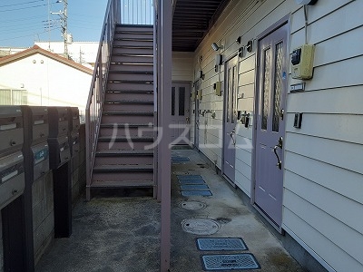 25/30 エントランス