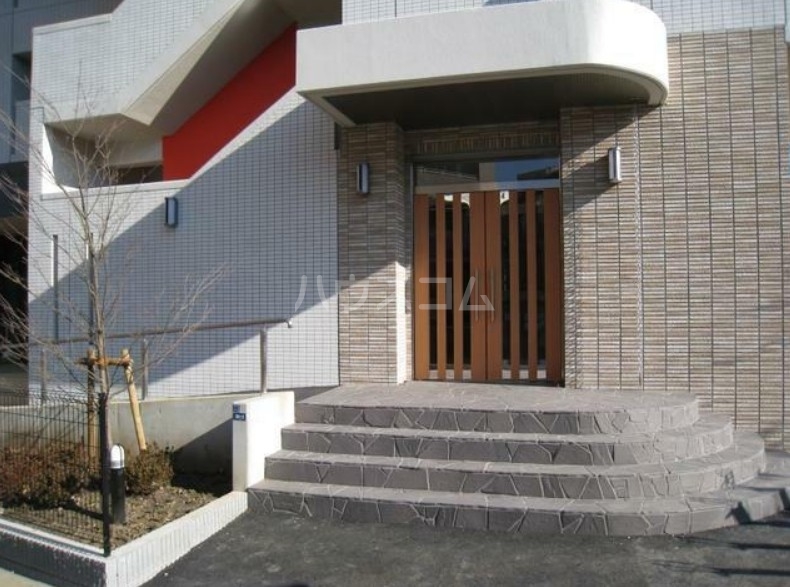 14/20 エントランス