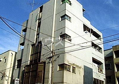 鈴木ビルの外観
