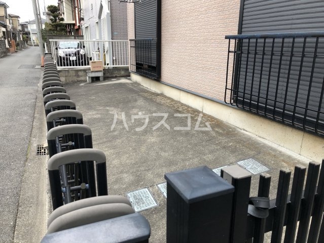 18/21 駐車場