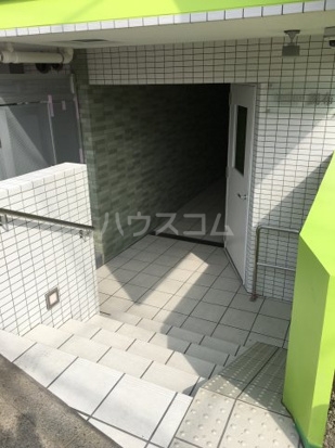 17/26 エントランス