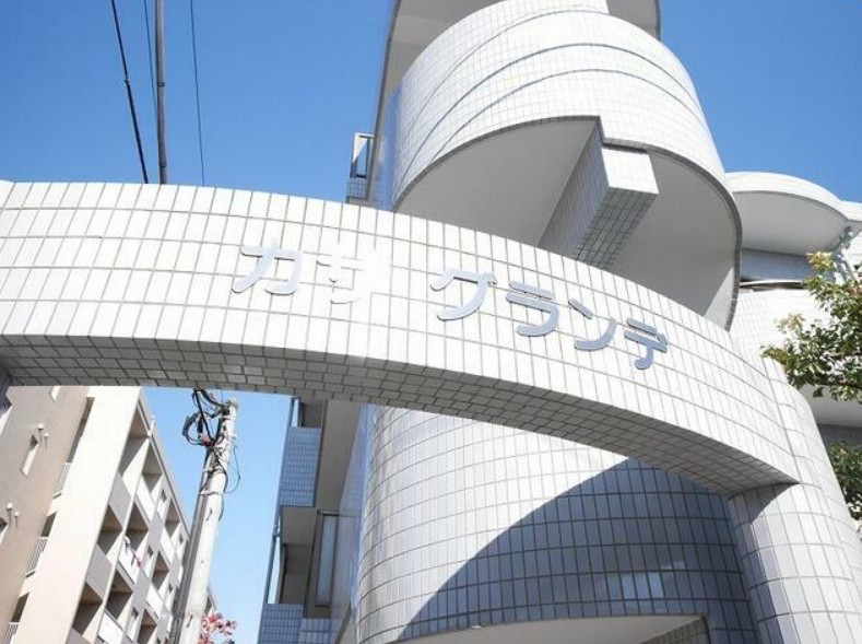 17/19 エントランス