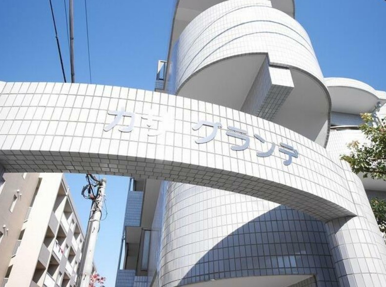 20/22 エントランス