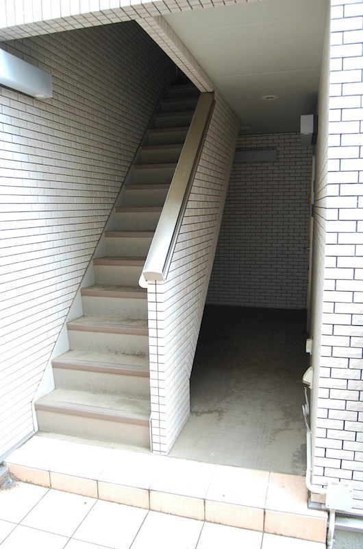 2/2 エントランス