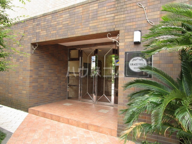 2/4 エントランス