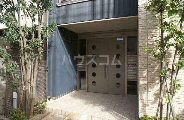 13/23 エントランス