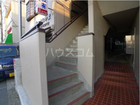 17/27 エントランス