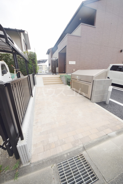 21/30 エントランス