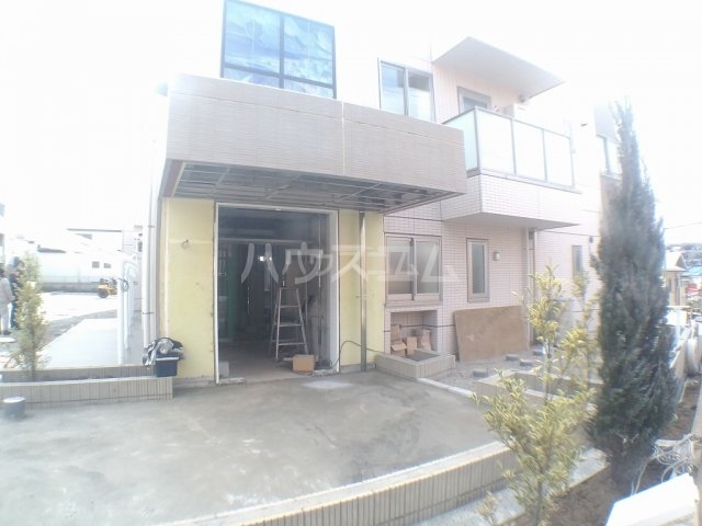 23/30 エントランス