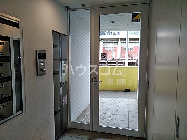 13/22 エントランス