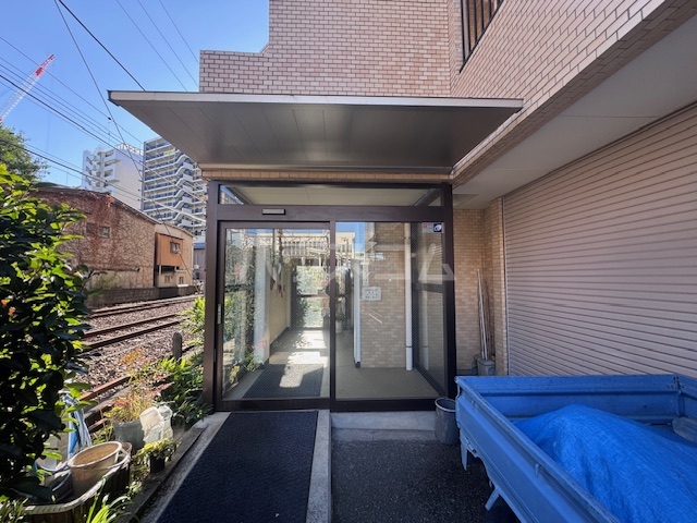 25/30 エントランス