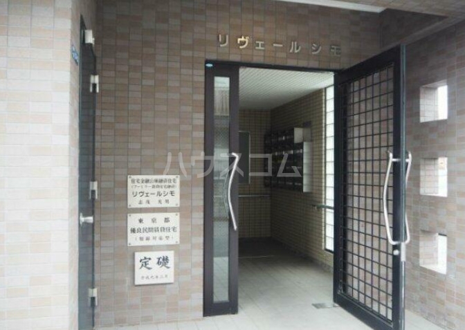 15/21 エントランス