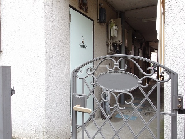 22/30 エントランス