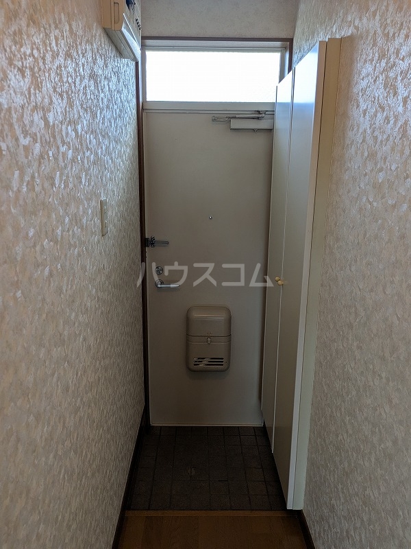 26/30 エントランス