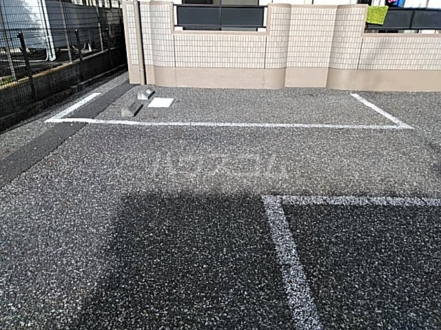18/19 駐車場