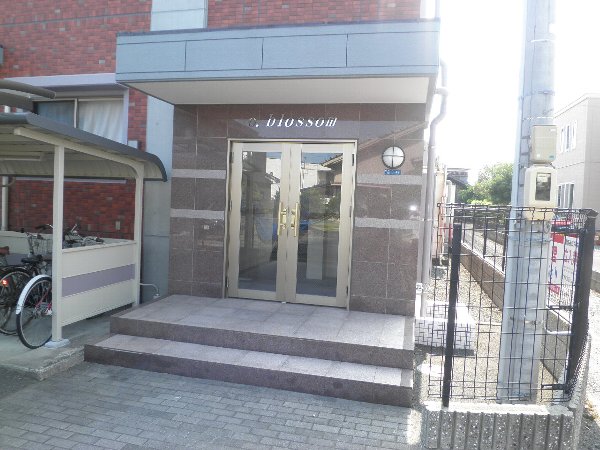 2/4 エントランス