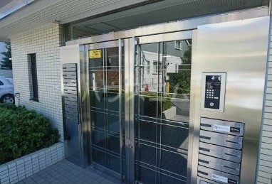 26/30 エントランス