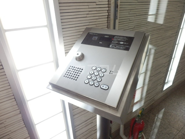 22/30 エントランス