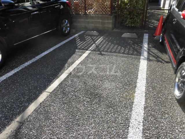 22/27 駐車場