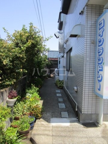 26/30 エントランス