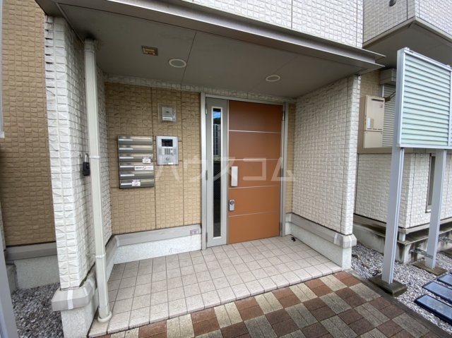 22/30 エントランス