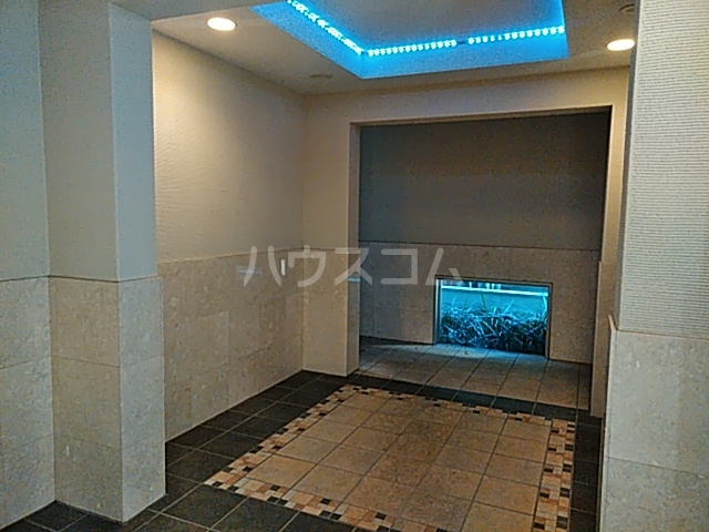 2/5 エントランス