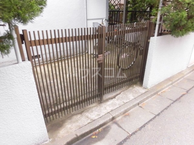 20/30 エントランス