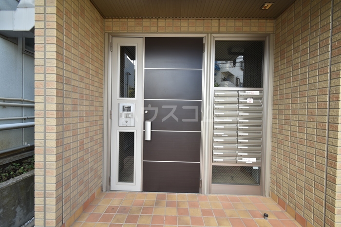 17/27 エントランス