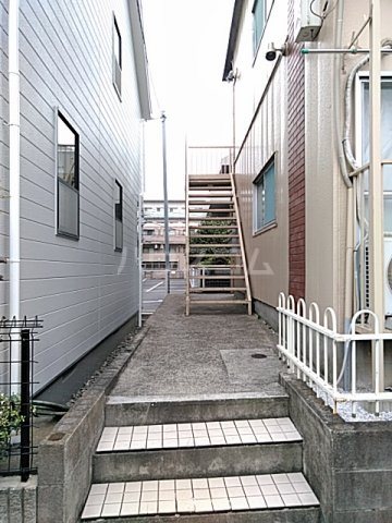 21/30 エントランス